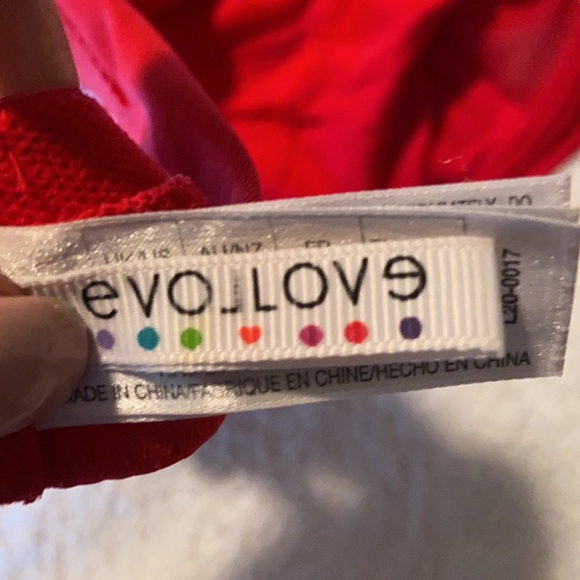 Red bra - Picture 2 of 3